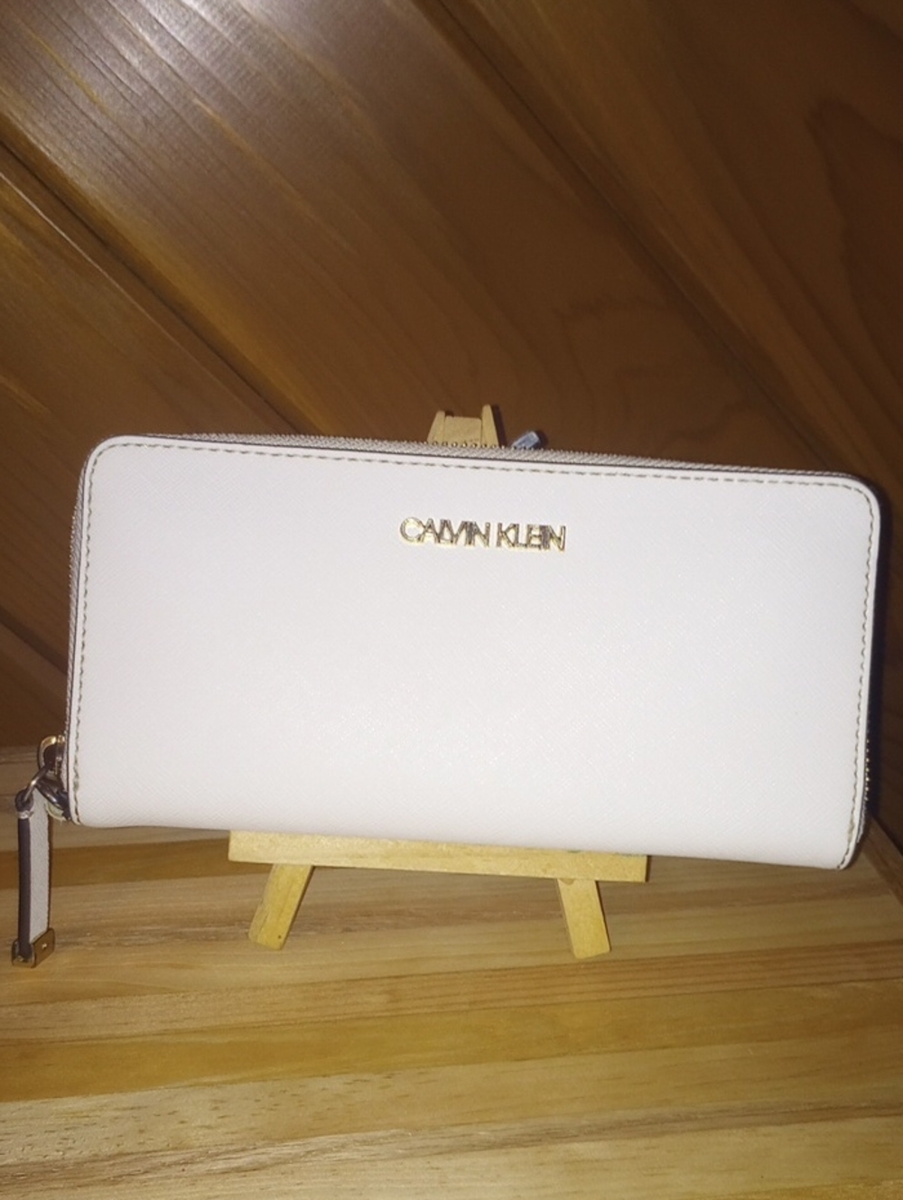 Calvin Klein White Zip Wallet with Gold Logo